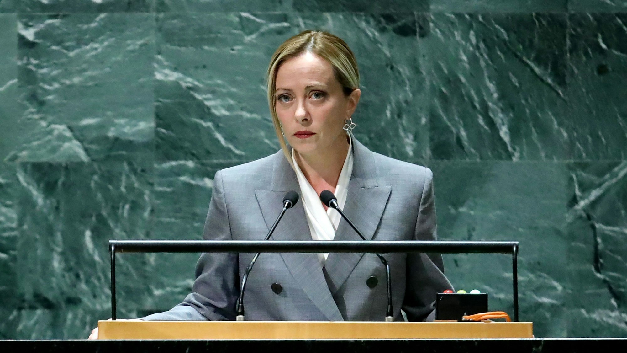 Die italienische Ministerpräsidentin Giorgia Meloni spricht am 20. September 2023 vor der 78. Generalversammlung der Vereinten Nationen im UN-Hauptquartier in New York City.