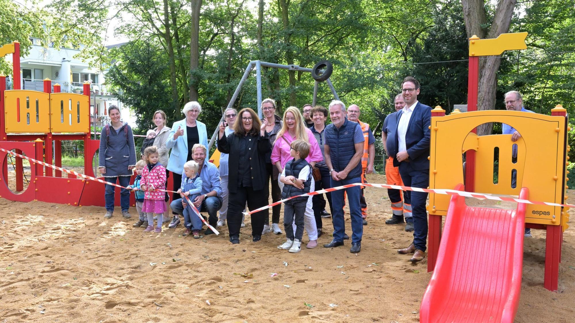 Wegen der Sanierung der Kita Sonnenstrahl war der benachbarte Spielplatz lange gesperrt – im Sommer wurde er wieder eröffnet. Nun droht das Aus für die OGS-Plätze der Kita.