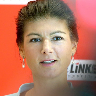 Sahra Wagenknecht (Die Linke), damals Fraktionsvorsitzende, spricht zu Beginn der Sitzung der Bundestagsfraktion ihrer Partei. Eine Krisensitzung der Linken hat nach Angaben aus Teilnehmerkreisen keine Annäherung in der von Spaltung bedrohten Partei gebracht.