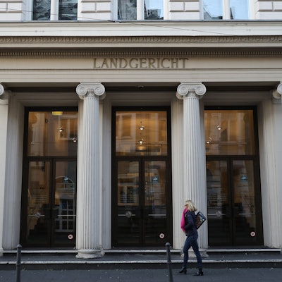 Das Portal des Landgerichtsgebäudes in Bonn.