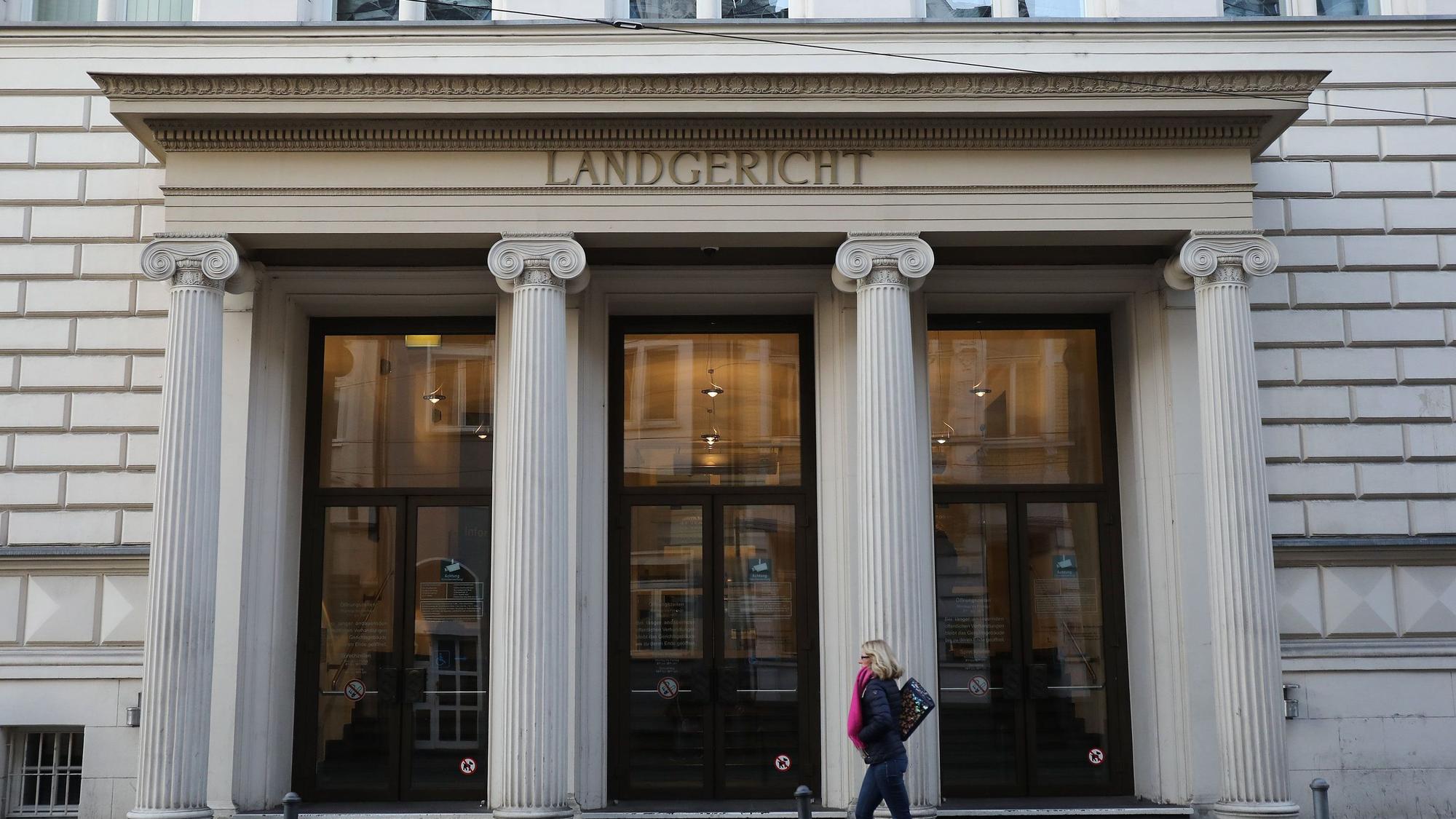 Der Eingang des Bonner Landgerichts.