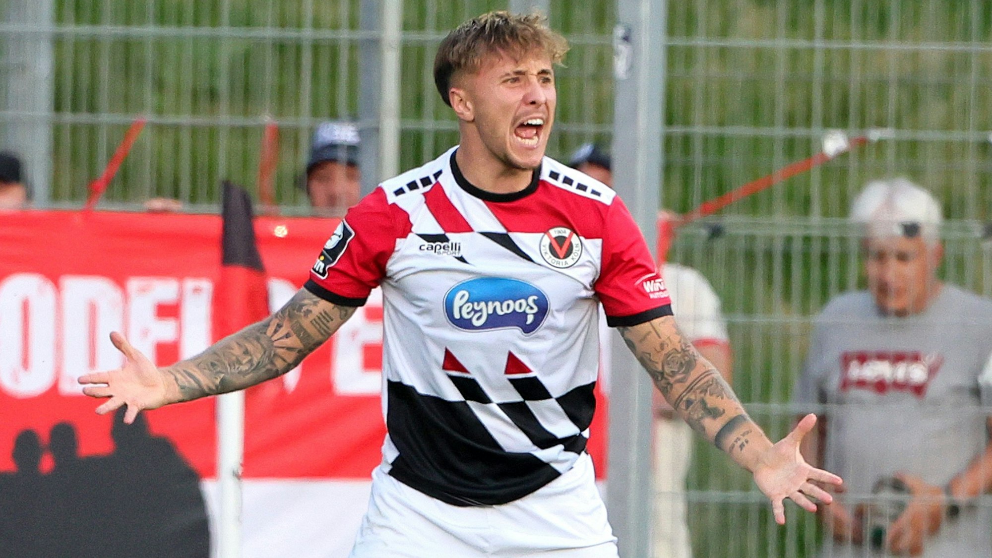 FC Viktoria Köln vs. RW Essen, 3. Liga, von links: Luca Marseiler (Viktoria), 23.08.2023, Bild: Herbert Bucco