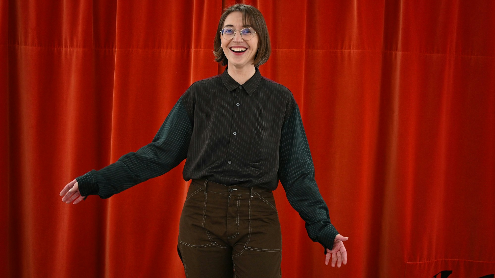 Die Kunsthistorikerin Valérie Knoll begrüßt als neue Leiterin im Kölnischen Kunstverein mit einem Wort aus der Schweiz.