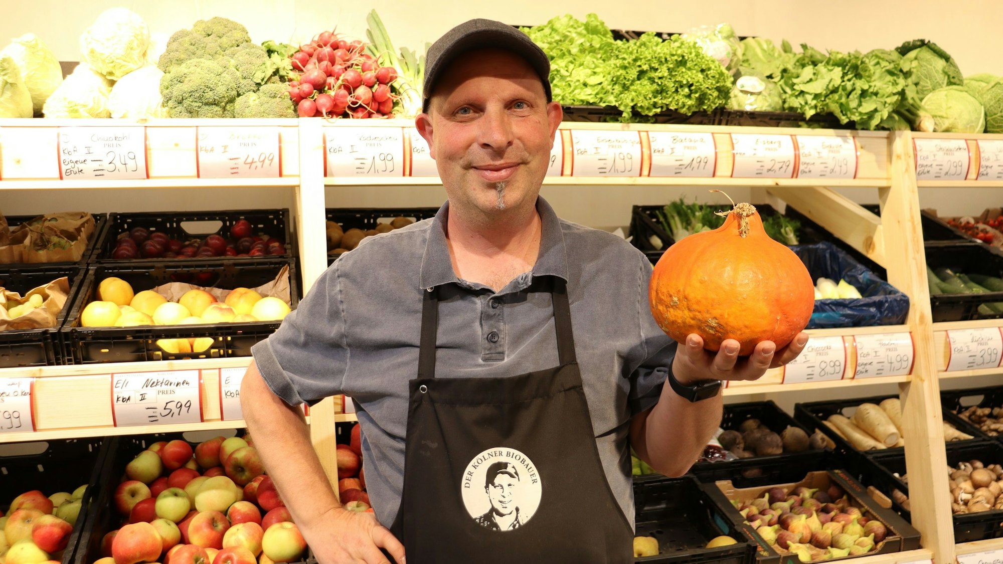 Kölns Biobauer Jürgen Roußelli eröffnete sein neues Ladenlokal an der Dellbrücker Haupstraße.