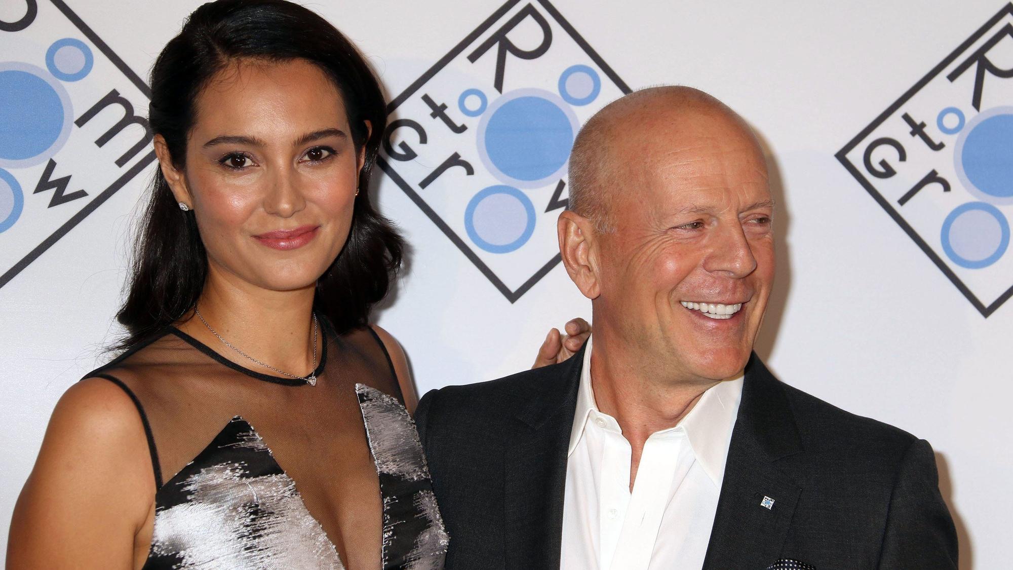 Der US-Schauspieler Bruce Willis und das Model Emma Heming Willis nehmen an der jährlichen Benefizveranstaltung «Room To Grow» teil.