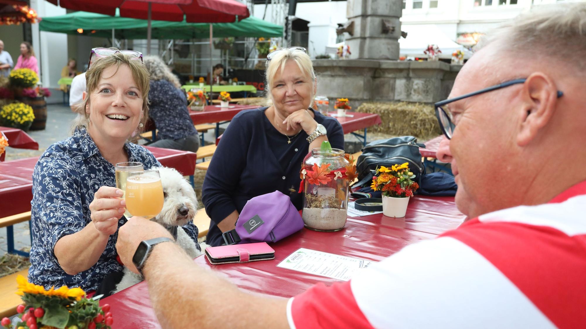 Start des Winzerfestes 2023 in der Altstadt von Königswinter