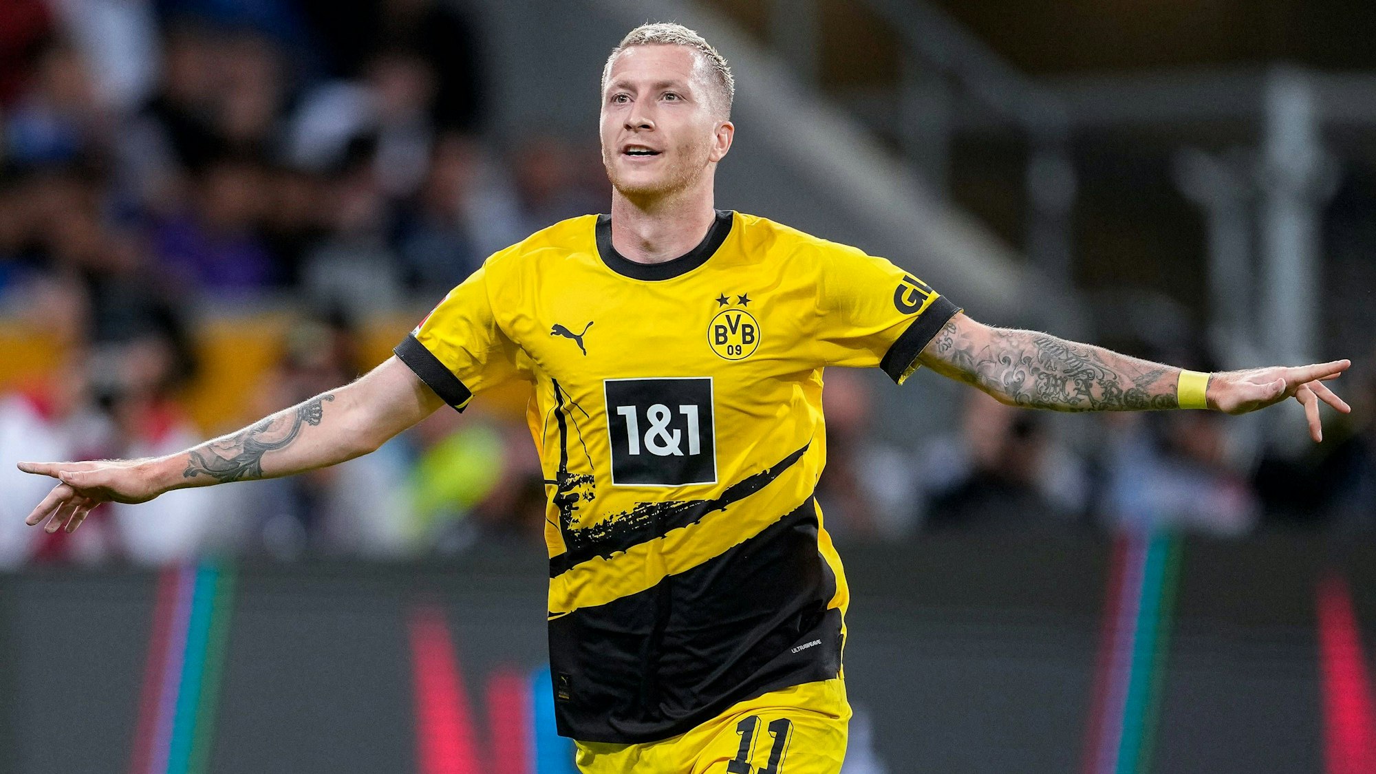 Torschütze Marco Reus BVB, 11, Spieler von Borussia Dortmund BVB 09, jubelt über das Tor zum 1:2, Jubel, jubeln, Torjubel, Torerfolg, celebrate the goal, goal, celebration, Jubel ueber das Tor, optimistisch, Spielszene, Highlight, Einzelbild, Action, Aktion, 29.09.2023, Sinsheim Deutschland, Fussball, Bundesliga, TSG 1899 Hoffenheim - Borussia Dortmund