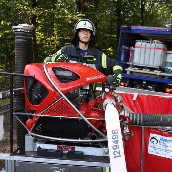 Ein Mitarbeiter der Feuerwehr Bad Honnef