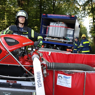 Ein Mitarbeiter der Feuerwehr Bad Honnef