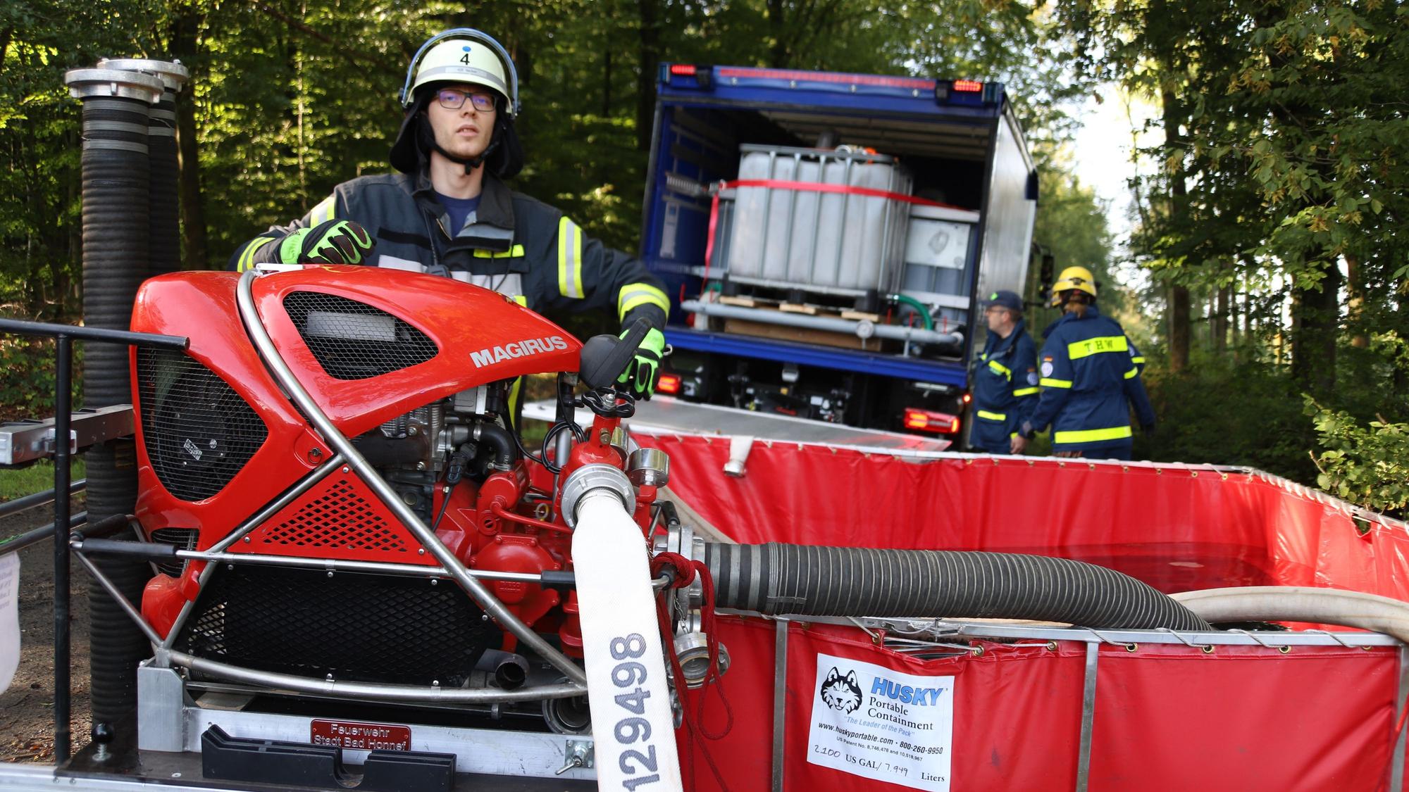 Ein Mitarbeiter der Feuerwehr Bad Honnef