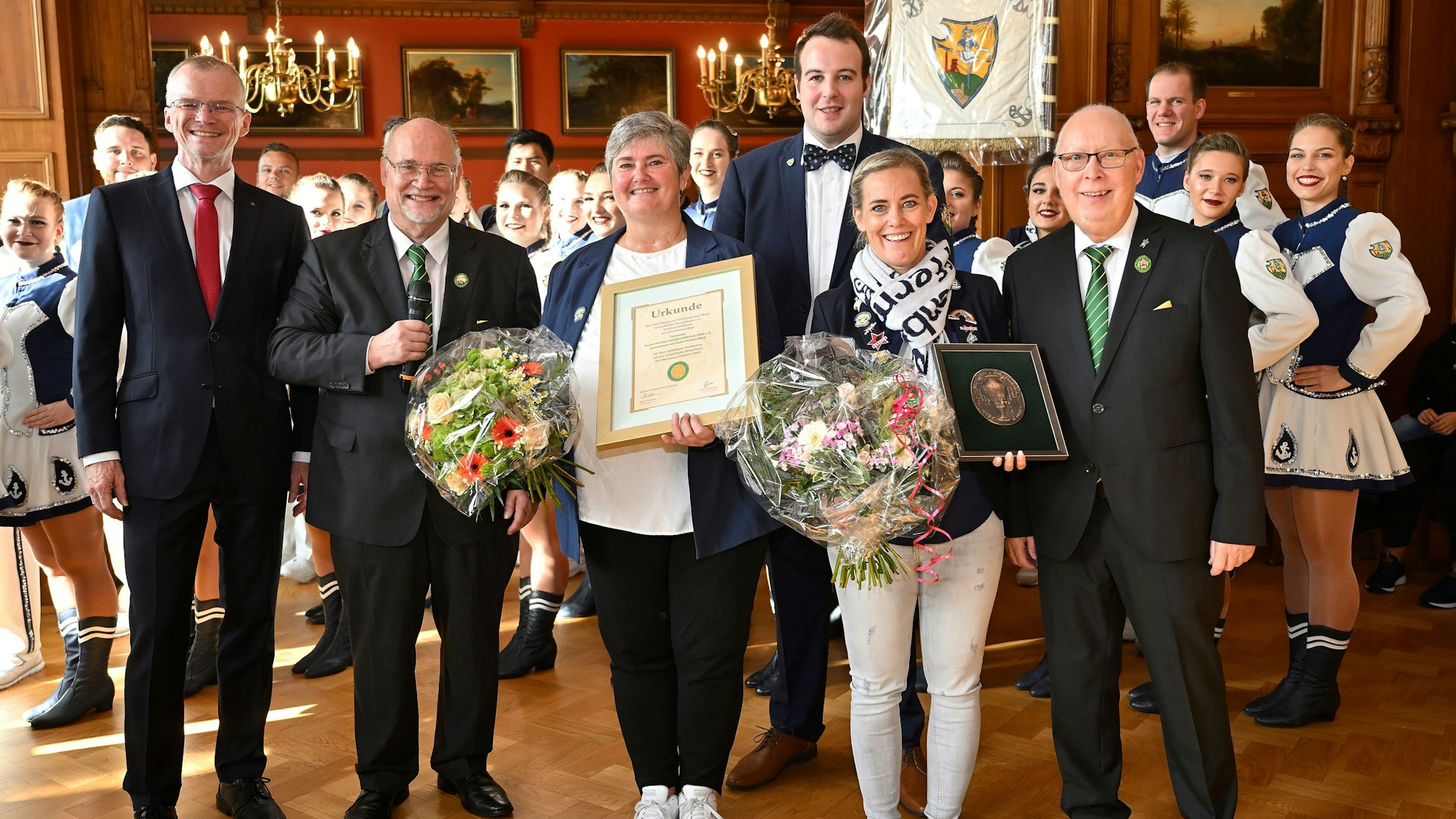Verleihung der Montanusplakette 2022 an das Tanzcorps Steinenbrücker Schiffermädchen 1964 e. V.