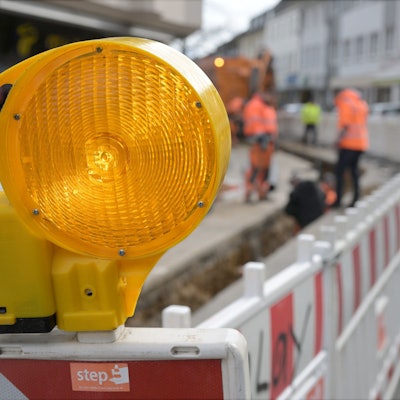 Das Foto zeigt die Bauarbeiten auf der Schloßstraße in Bensberg
