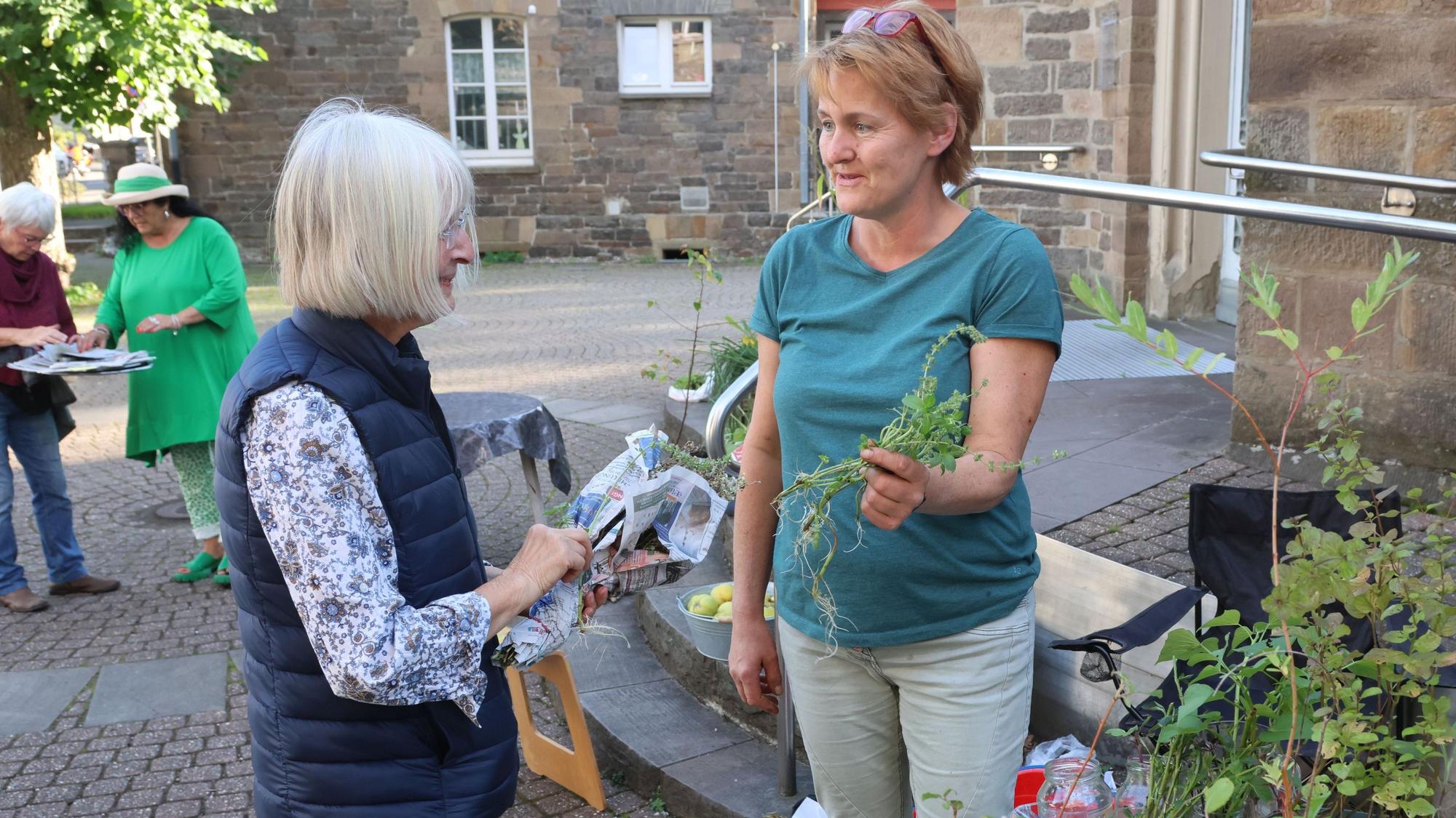 Gisela Lauterbach im Gespräch mit Heike Benz.
