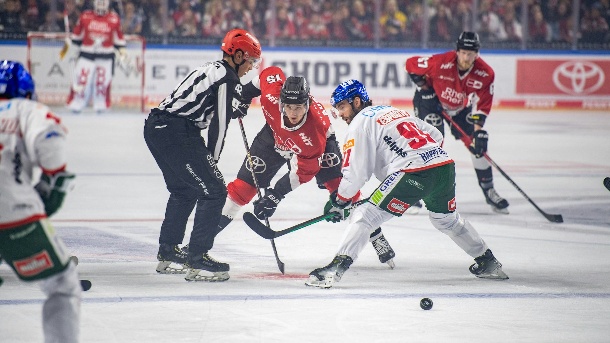 DEL Kölner Haie - Augsburger Panther, 03.10.2023 Louis Marc Aubry DEL Kölner Haie - Augsburger Panther, 03.10.2023 *** DEL Kölner Haie Augsburger Panther, 03 10 2023 Louis Marc Aubry DEL Kölner Haie Augsburger Panther, 03 10 2023 Copyright: xBEAUTIFULxSPORTS/Erlhofx