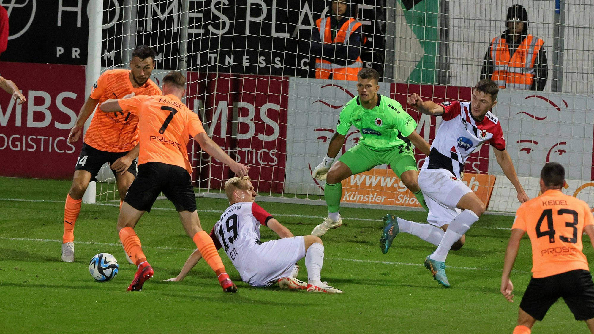 FC Viktoria Köln vs. FC Ingolstadt o4, 3. Liga, links. Jannik Mause (Ingolstadt), 03.10.2022, Bild: Herbert Bucco