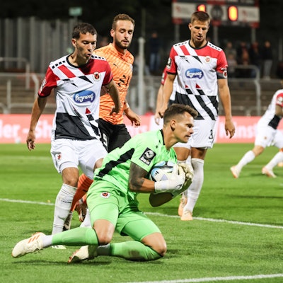 3. Liga FC Viktoria Köln - FC Ingolstadt 04 Torwart Rauhut Kevin 24 Köln sicher vor David Kopacz 29, FCI 3. Liga - FC Ingolstadt 04 Saison 2023/2024 FC Viktoria Köln *** 3 Liga FC Viktoria Köln FC Ingolstadt 04 goalkeeper Rauhut Kevin 24 Cologne safe from David Kopacz 29, FCI 3 Liga FC Ingolstadt 04 season 2023 2024 FC Viktoria Köln