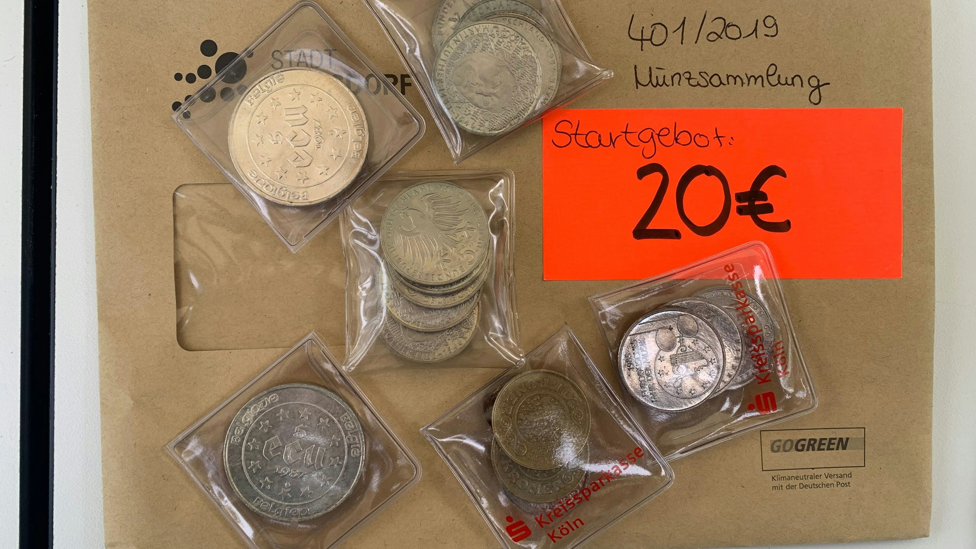 Für 25 Euro gingen diesen Münzen weg. Darunter fanden sich auch vier 5 DM-Stücke.