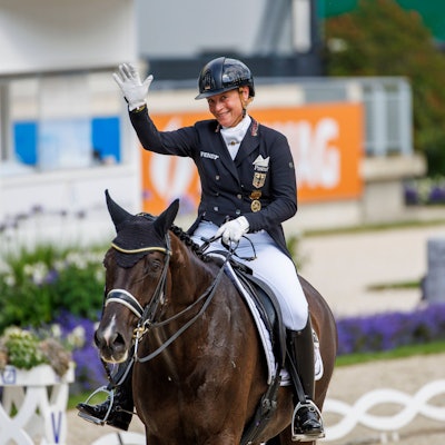 Olympiasiegerin Isabell Werth auf „Superb“.