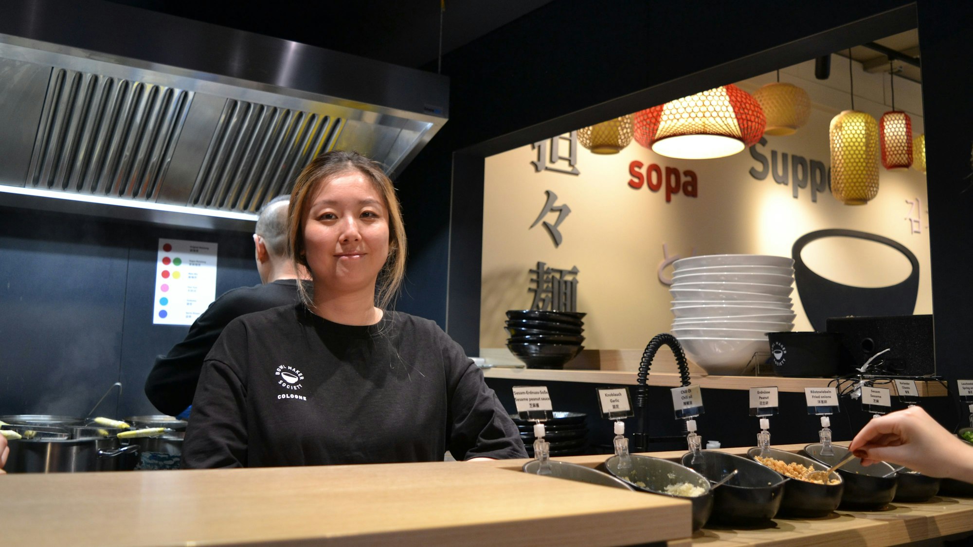 Li Ma ist Inhaberin der „Bowl Maker Society“