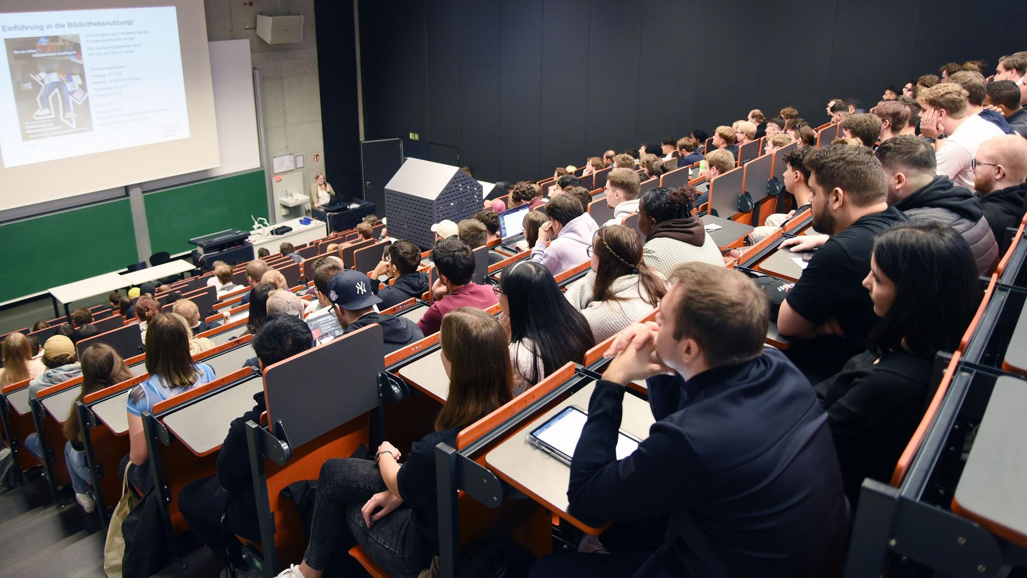 Blick in einen Hörsaal am Campus Gummersbach der TH Köln.