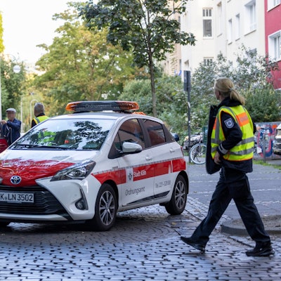 Am Brüsseler Platz wurden Straßensperren errichtet.