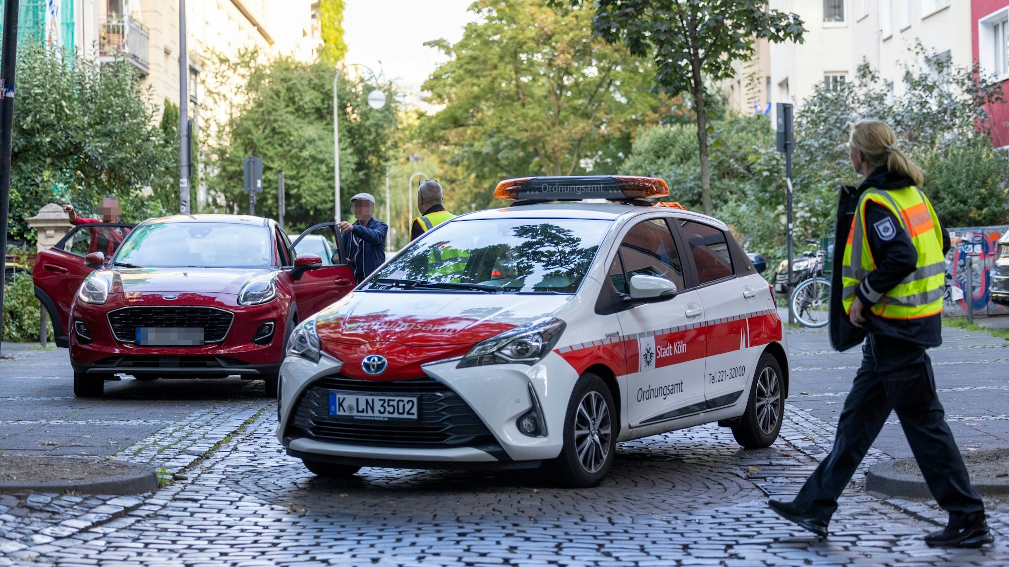 Das Ordnungsamt sperrte viele Straßen aufgrund des Bombenfunds.