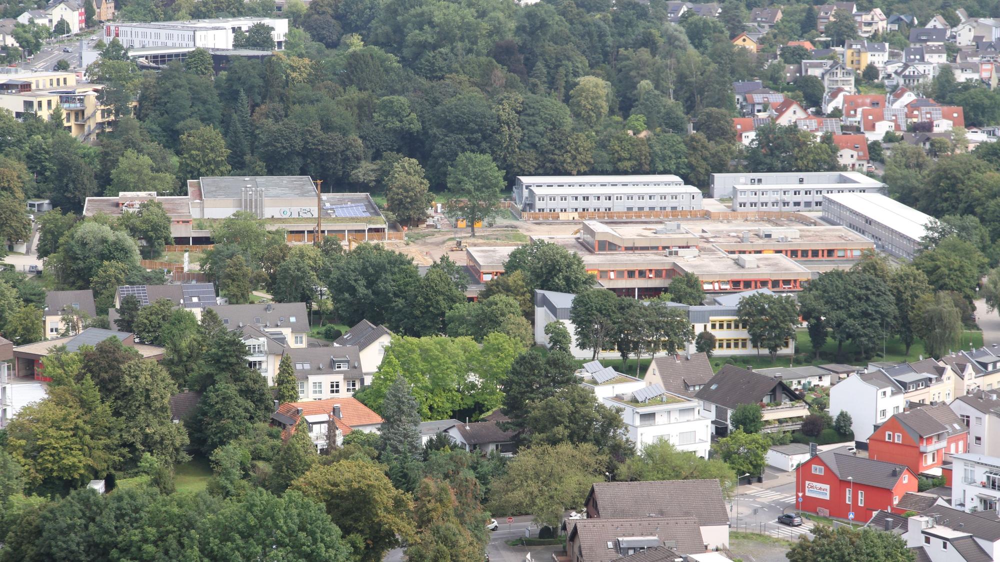 Bildungscampus Neuenhof vom Abteiturm auf dem Michaelsberg aus gesehen