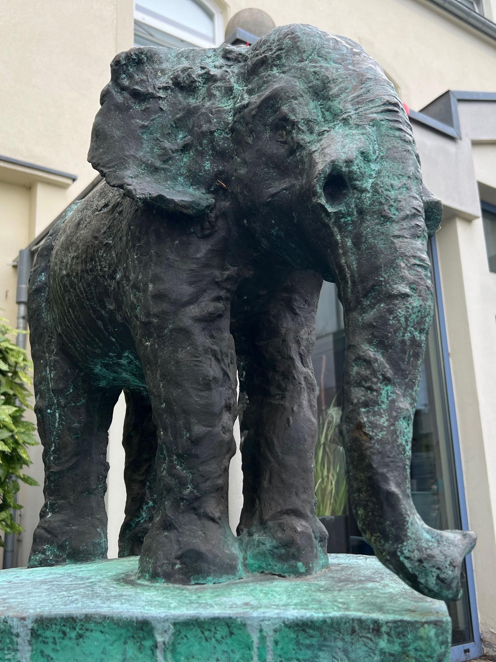 Das Bild zeigt die Figur eines Elefanten.