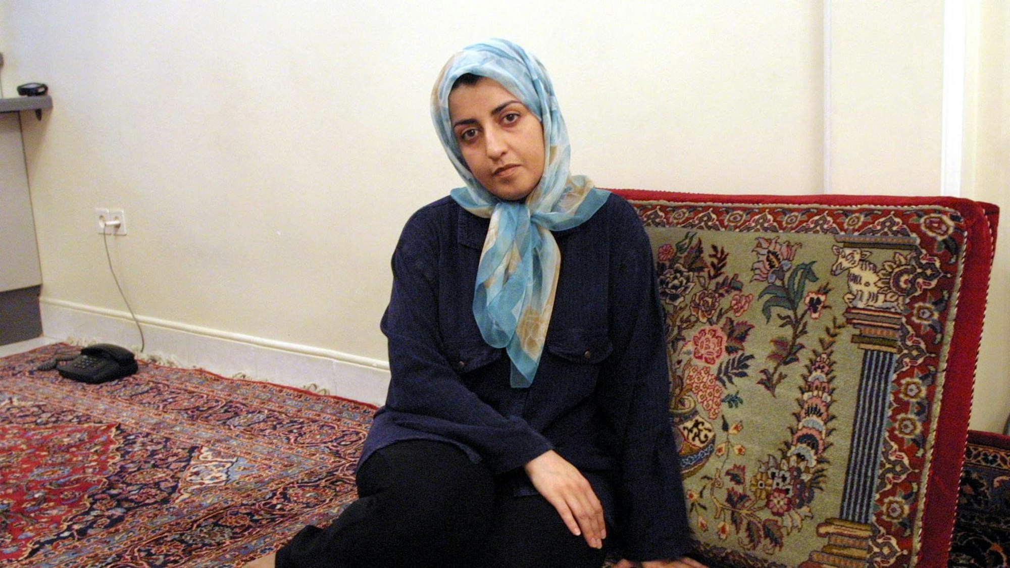 Die Menschenrechtlerin Narges Mohammadi im Jahre 2001 in ihrem Zuhause in Teheran