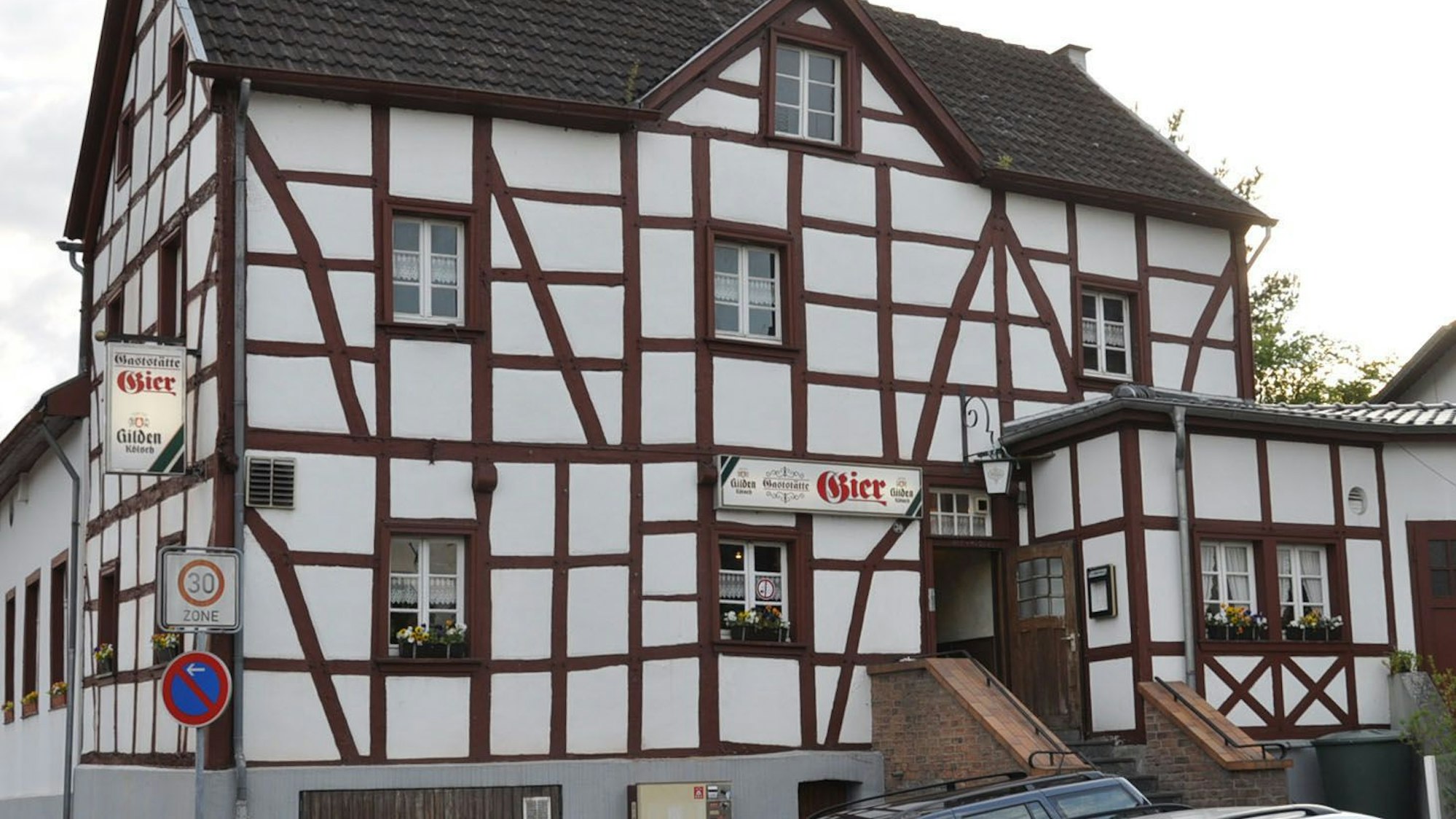 Das Gebäude der Gaststätte Gier in Kall ist ein traditioneller Fachwerkbau.