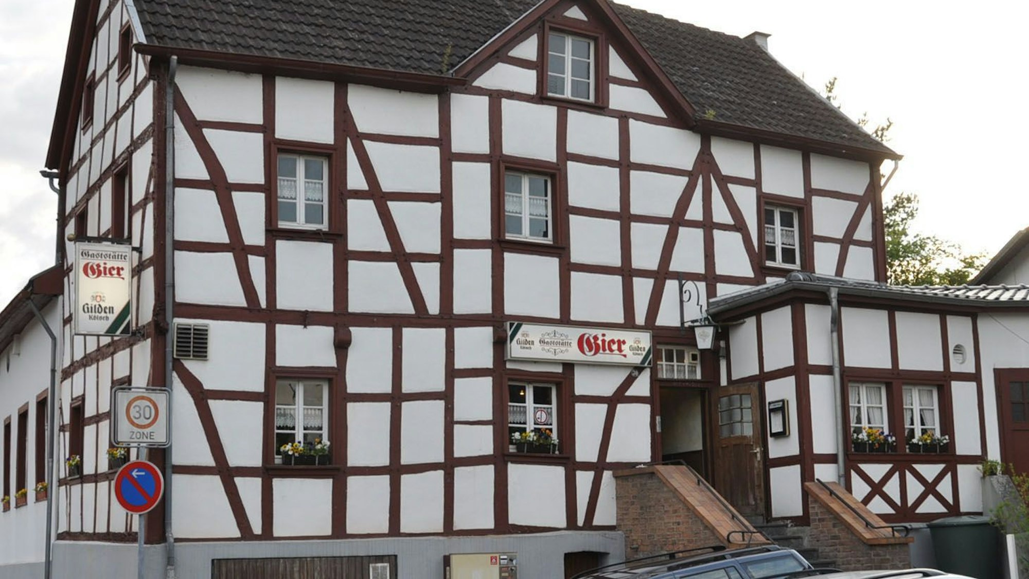 Das Gebäude der Gaststätte Gier in Kall ist ein traditioneller Fachwerkbau.