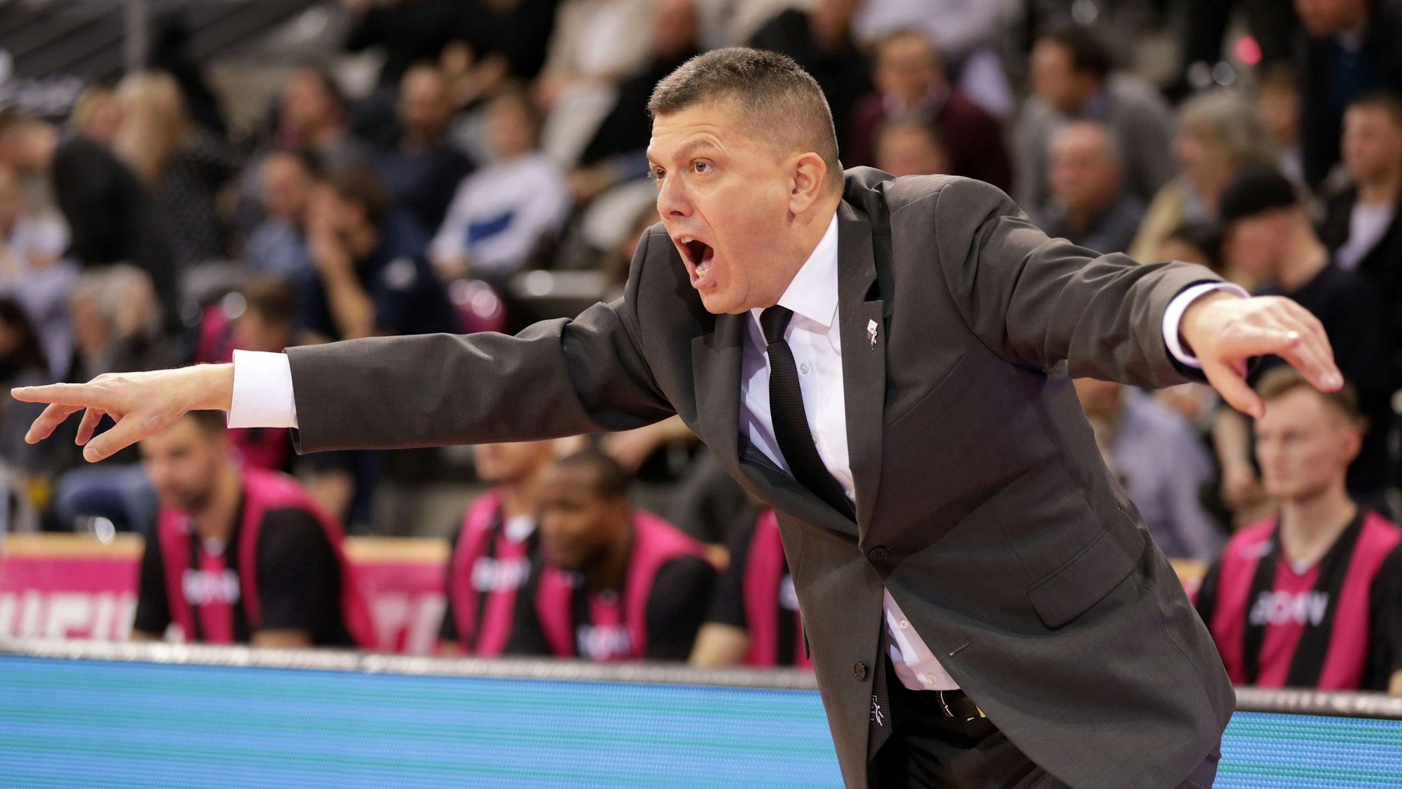 An der Seitenlinie immer höchst engagiert: Der frühere Baskets-Coach Predrag Krunic.