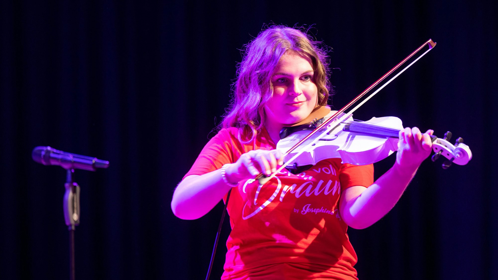 Josephine Ohly mit ihrer Violine