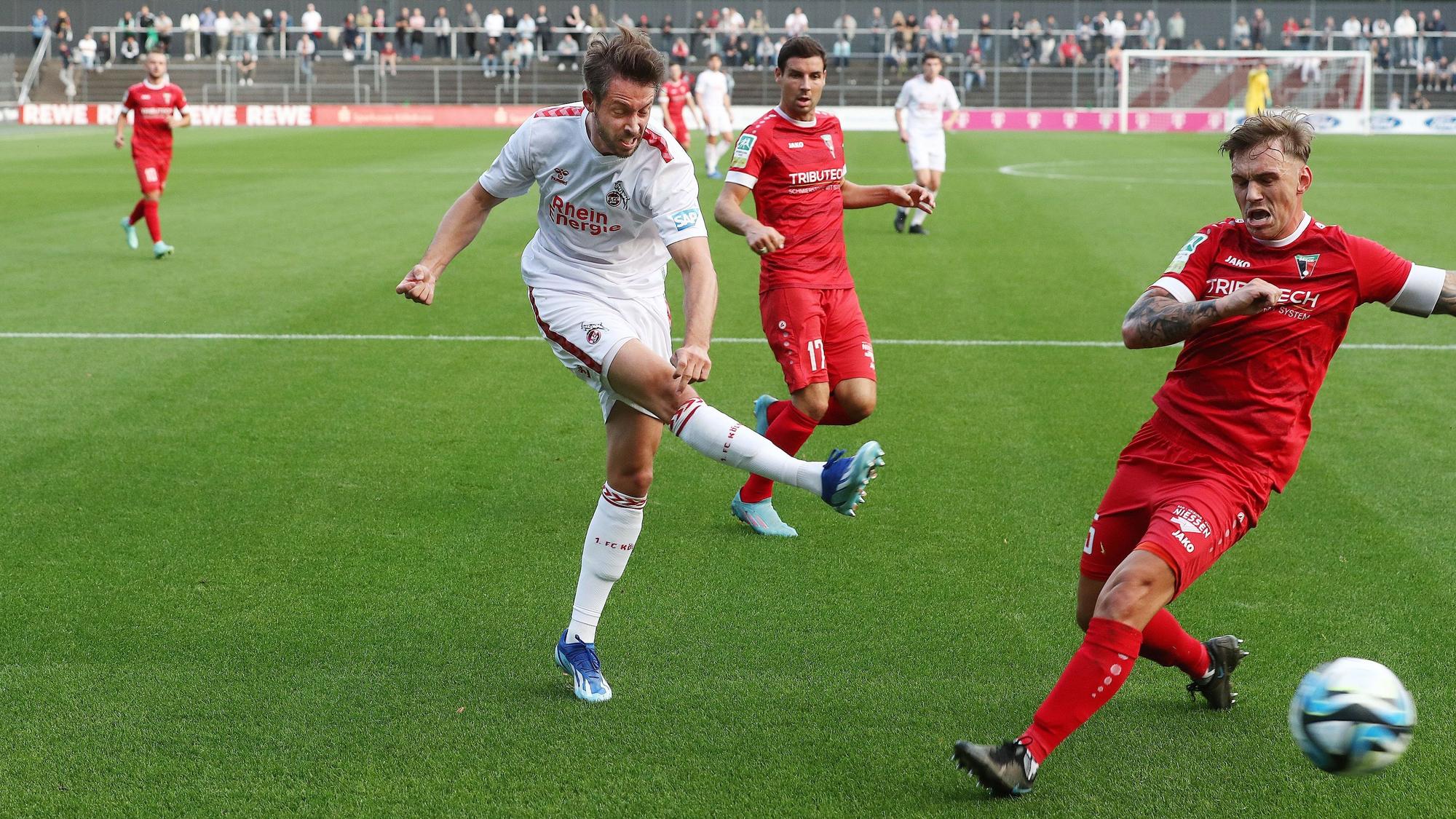 1. FC Köln Amateure (U21) vs. FC Wegberg-Beeck, Regionalliga West, Saison 2023/24, links: Mark Uth (1. FC Köln), 07.10.2023, Bild: Herbert Bucco