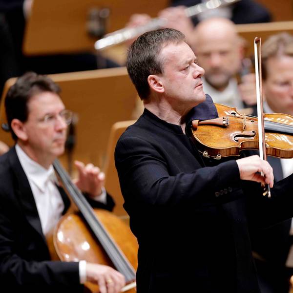 Frank Peter Zimmermann gastiert in Begleitung der Wiener Philharmoniker in der Kölner Philharmonie.
