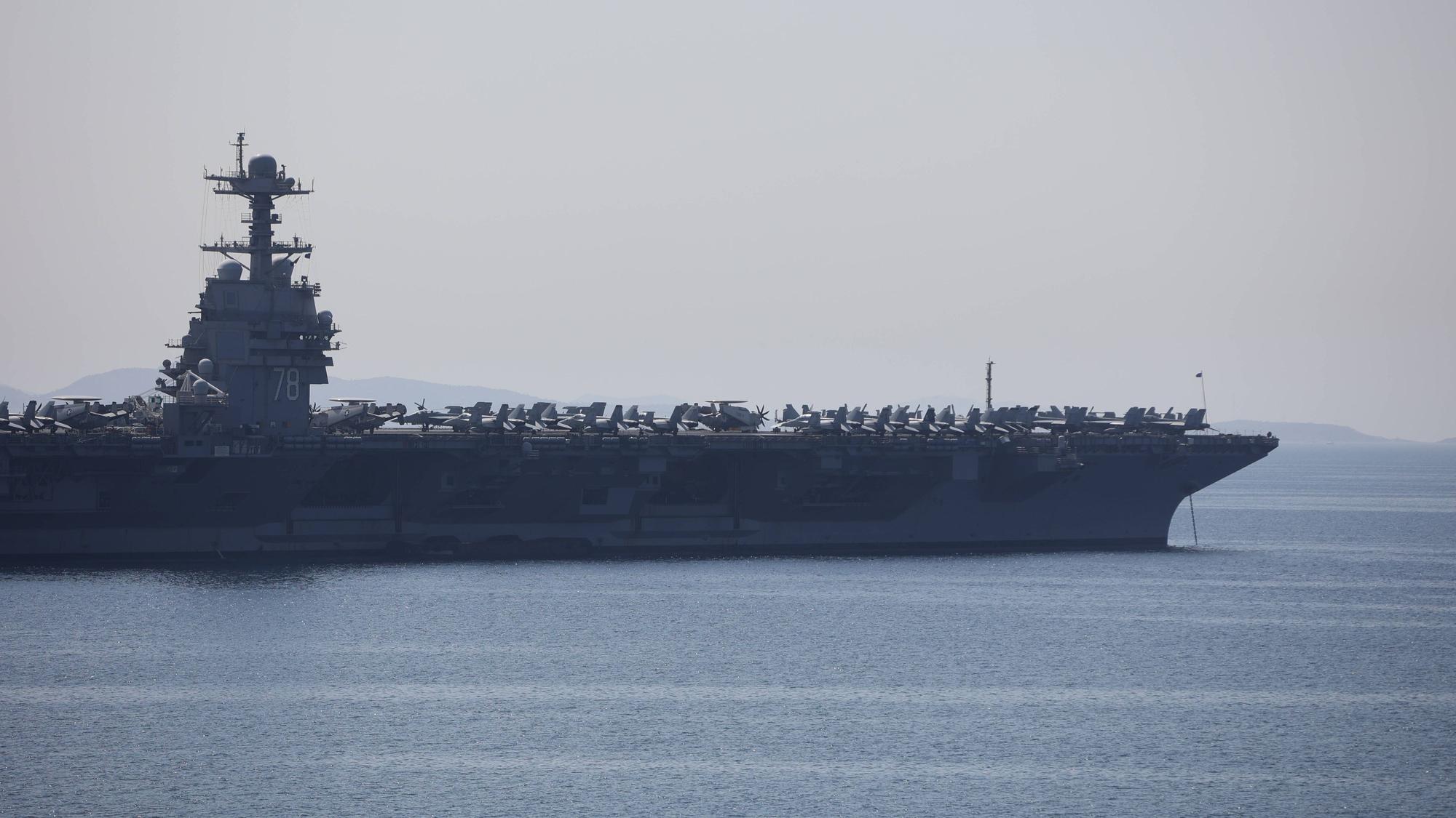 Der atomgetriebene Flugzeugträger der US-Marine, USS Gerald R. Ford, bei einer Aufnahme aus dem Juli im Mittelmeer: Nun soll das Kriegsschiff der Superlative Kurs auf Israels Küste nehmen. (Archivbild)