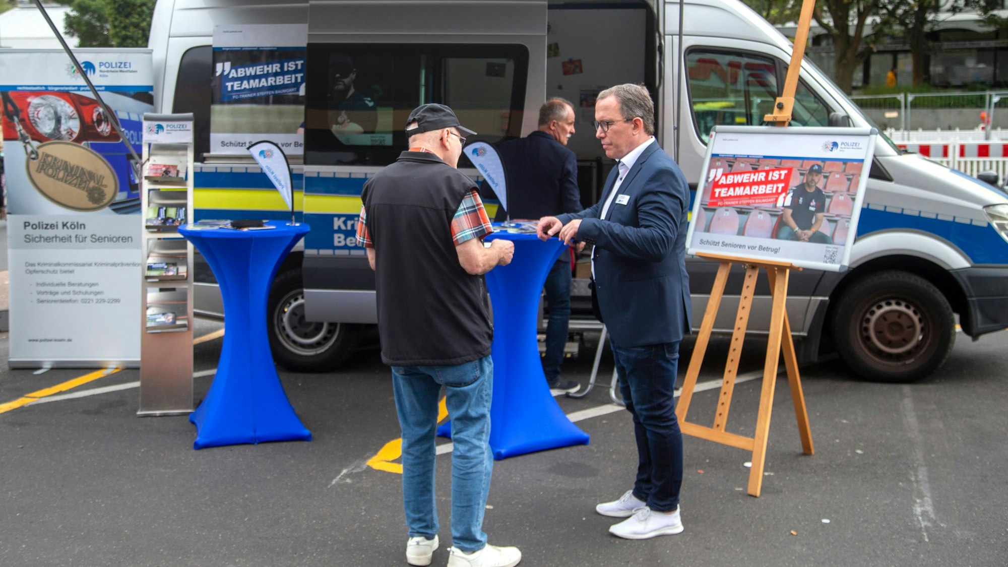 Die Polizei informierte an der Bonner Straße.