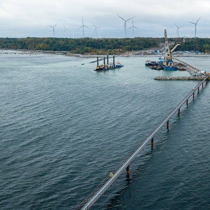 Ein LNG-Terminal der Erdgaspipelinie Balticcconnector zwischen Finnland und Estland. Von Paldiski aus wird Gas ins Baltikum gepumpt, Finnland erhält andersherum Gas vom europäischen Festland.