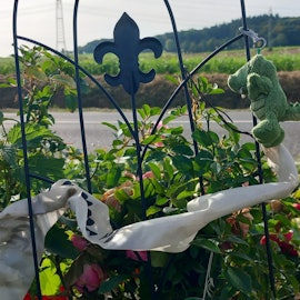 10.10.2023 Wachtberg Unfallstelle zwischen Villip und Gimmersdorf an der K57 ein halbes Jahr nach dem tödlichen Unfall einer 17-Jährigen