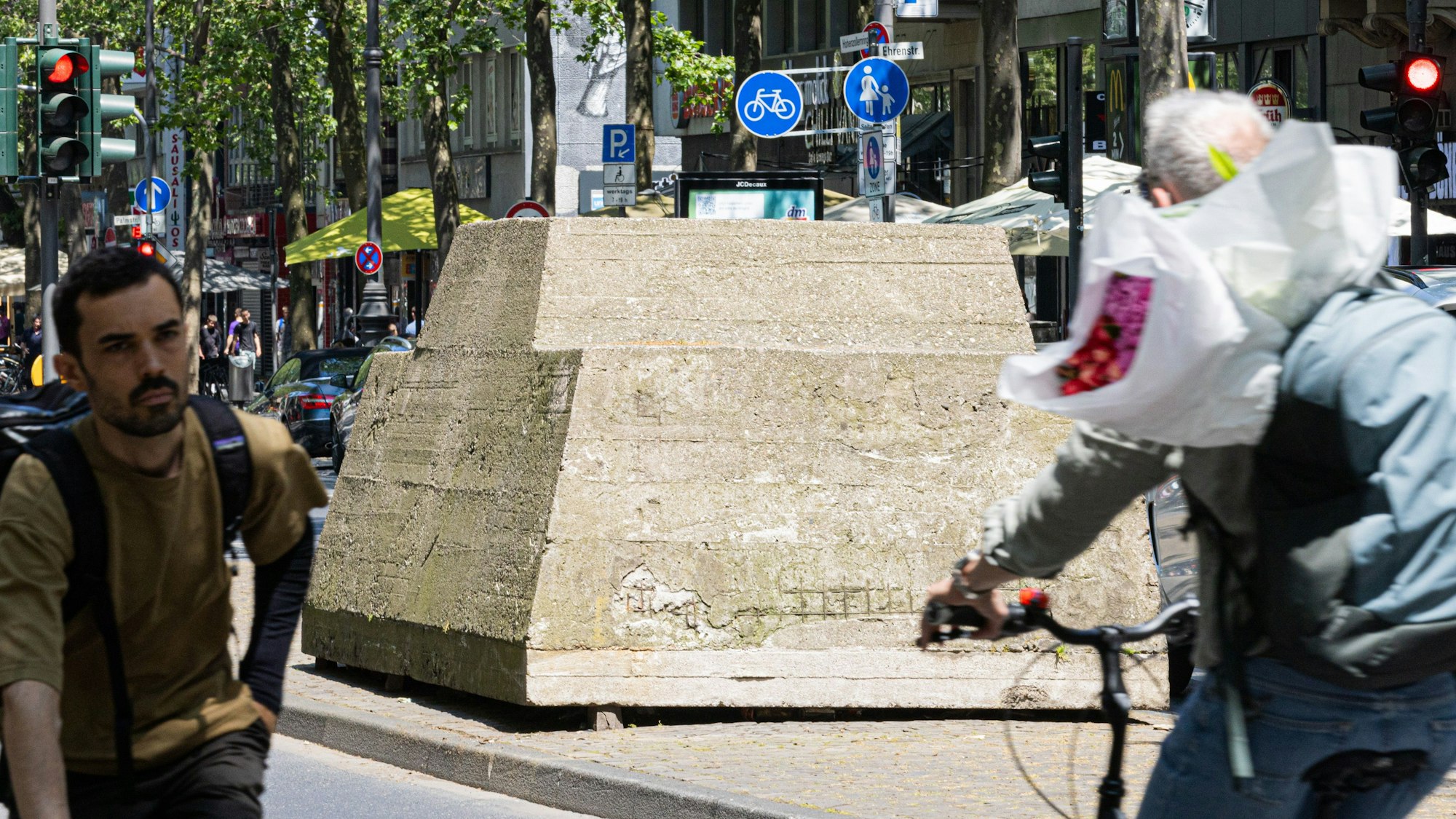 Der „Ruhende Verkehr“ im Sommer ohne Gerüst.