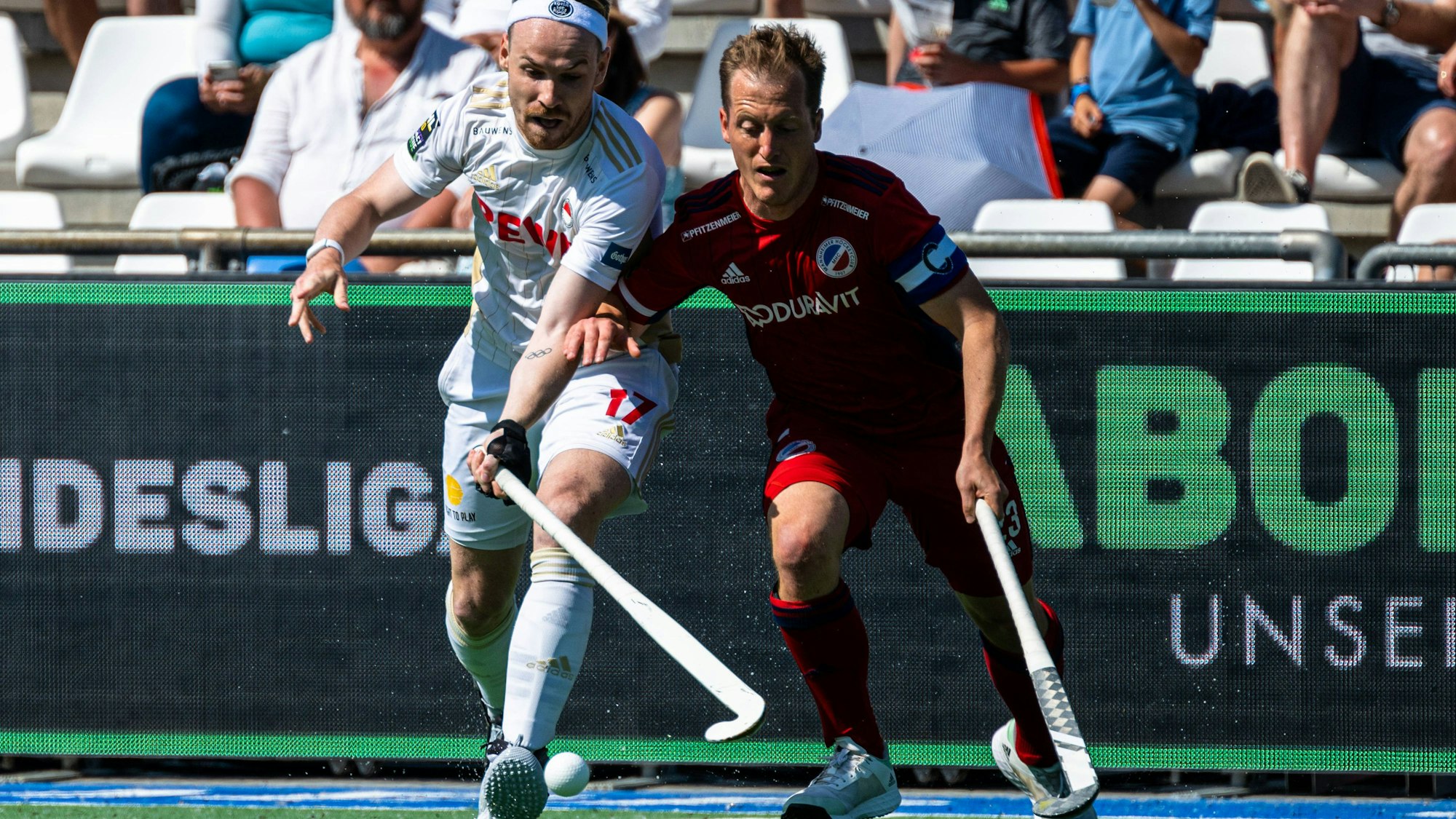 Final Four, Hockey Deutsche Meisterschaft, 2023, Mannheimer HC - Rot-Weiss Köln 2-3 2-1 Christopher Rühr 17 RWK weiß, Jan-Philipp Fischer MHC 23 Kapitän, 04.06.2023, Mannheim Mannheimer Hockey Club Deutschland *** Final Four, Hockey German Championship, 2023, Mannheim HC Rot Weiss Köln 2 3 2 1 Christopher Rühr 17 RWK white , Jan Philipp Fischer MHC 23 captain , 04 06 2023, Mannheim Mannheimer Hockey Club Germany Finale Herren RWK - MHC 3-2 4.6.23 LR-2717