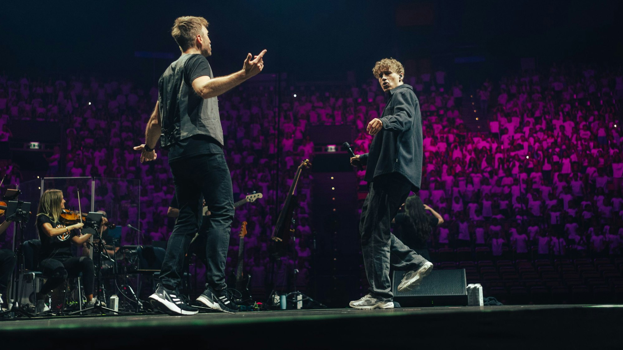 Beim riesigen Chorprojekt „6K United!“ standen Fabian Sennholz (links) und Tim Benzko jüngst gemeinsam auf der Bühne.