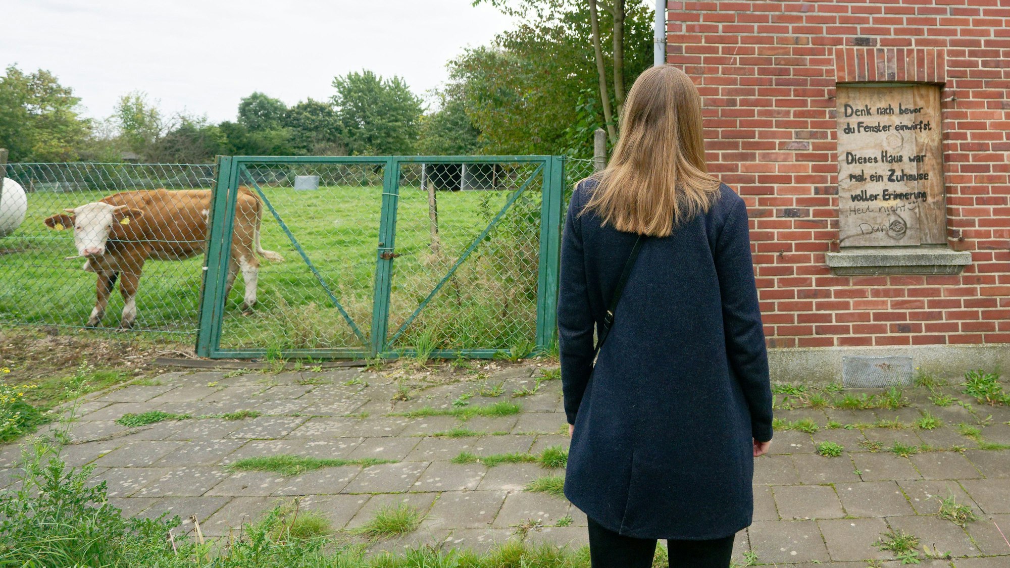 Die Jahre des Leerstands zeichnen Keyenberg am Tagebau Garzweiler.