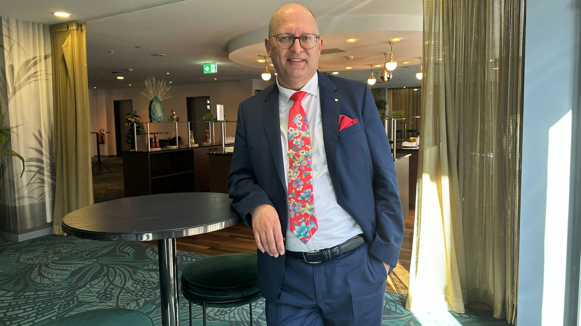 Der Präsident des Deutschen Lehrerverbandes, Stefan Düll. Der Augsburger Schulleiter führt den Verband seit dem 1. Juli 2023.