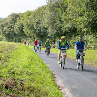 Radtour durchs Bergische: Landrat Santelmann (2.v.r.) und Begleitende.