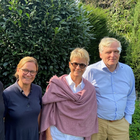 Auf dem Foto sind Peter Singer (Linke), Uta Spork (Grüne), Angela Lindemann-Berk und Bernhard von Rothkirch (beide FDP) zu sehen.