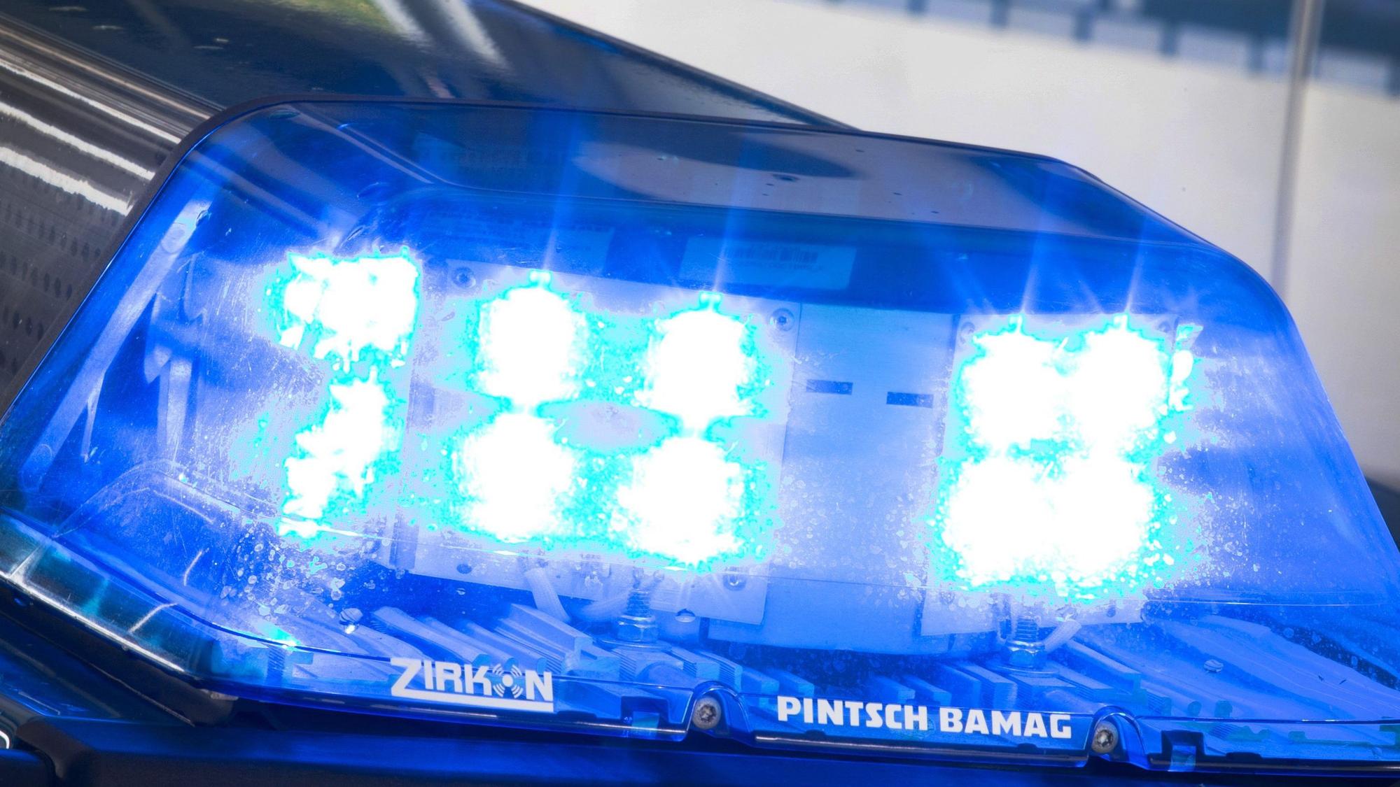Das Blaulicht eines Polizeiwagens.