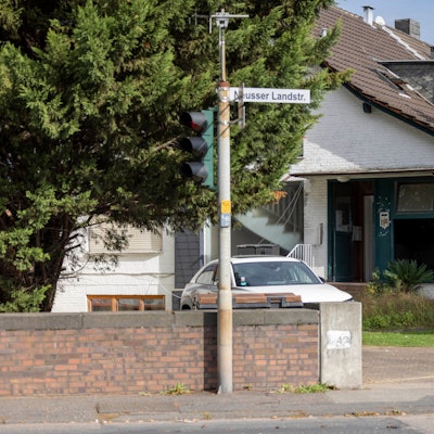 Auf der Kellertreppe dieses Hauses wurde der 51-Jährige aufgefunden.