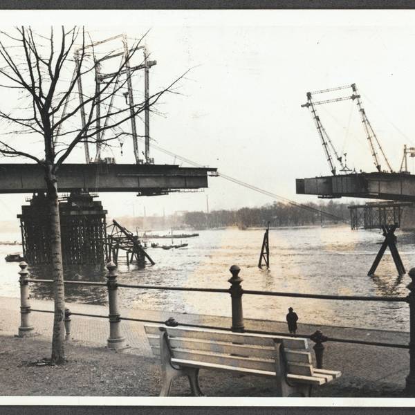 Der Bau der Zoobrücke 1965 in Köln.