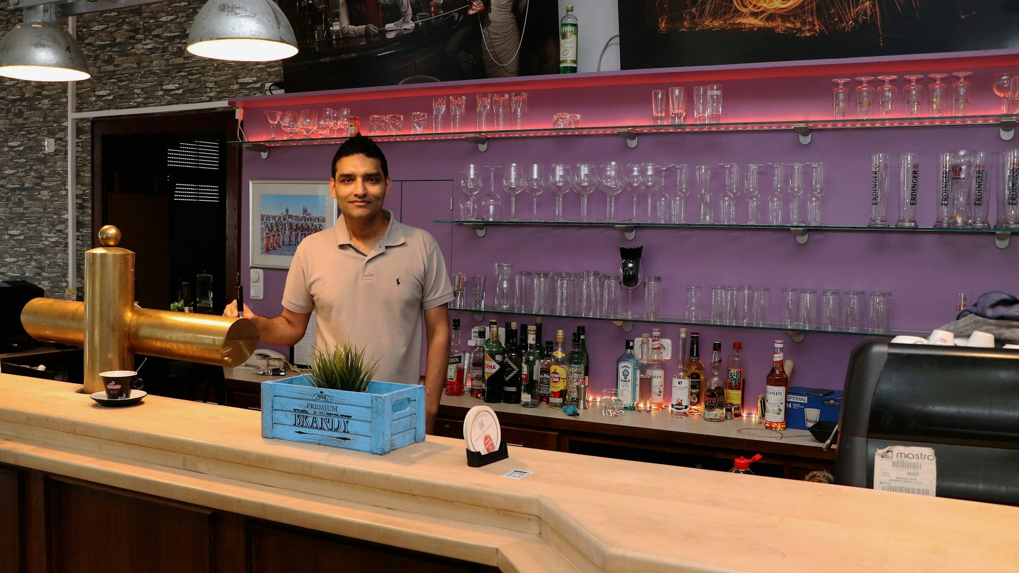 Am Samstag wird Ali Mohammad letztmalig an der Theke stehen, dann wird der Zapfhahn endgültig zugedreht.